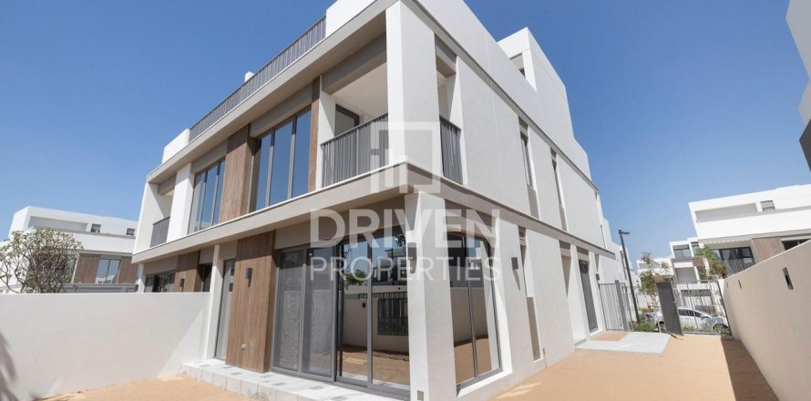 Villa de 4 chambres à Aura, UAE No. 84502