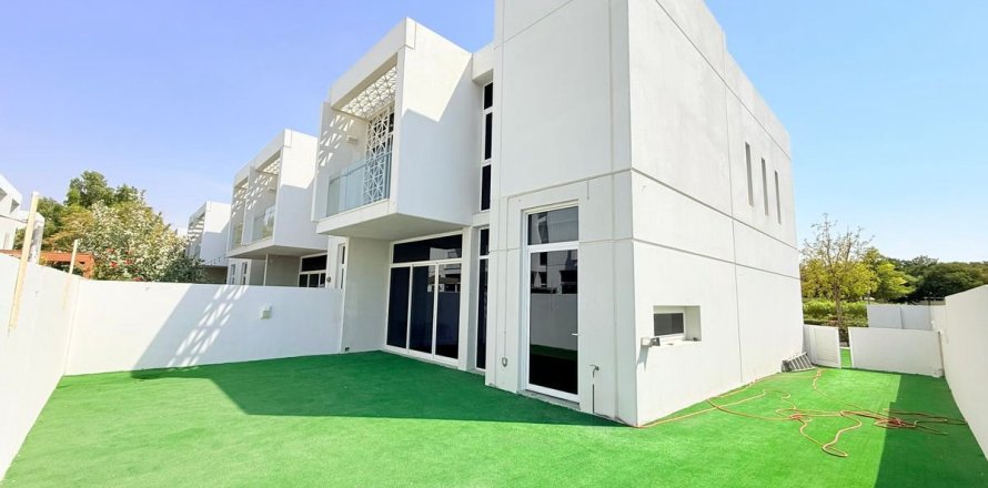 3 bedrooms Townhouse in Dubai, UAE No. 170052
