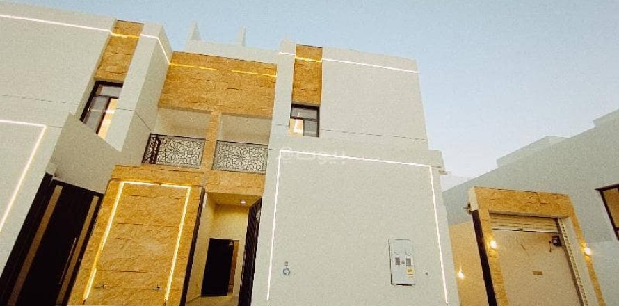 Villa de 4 dormitorios en Riyadh, Saudi Arabia No. 99670
