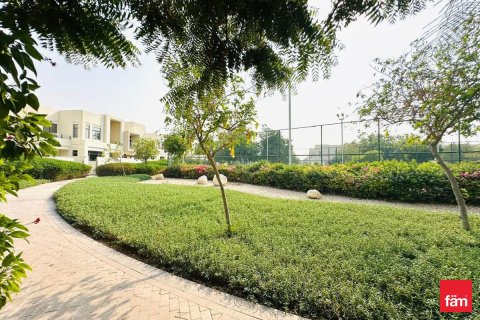 Townhouse de 3 dormitorios  No. 112226 2