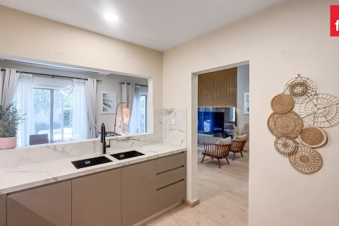 2 bedrooms Townhouse in Dubai, UAE No. 137362 9