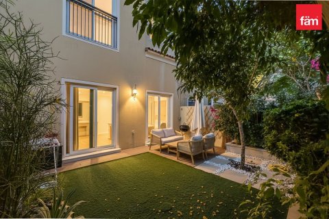 2 bedrooms Townhouse in Dubai, UAE No. 137362