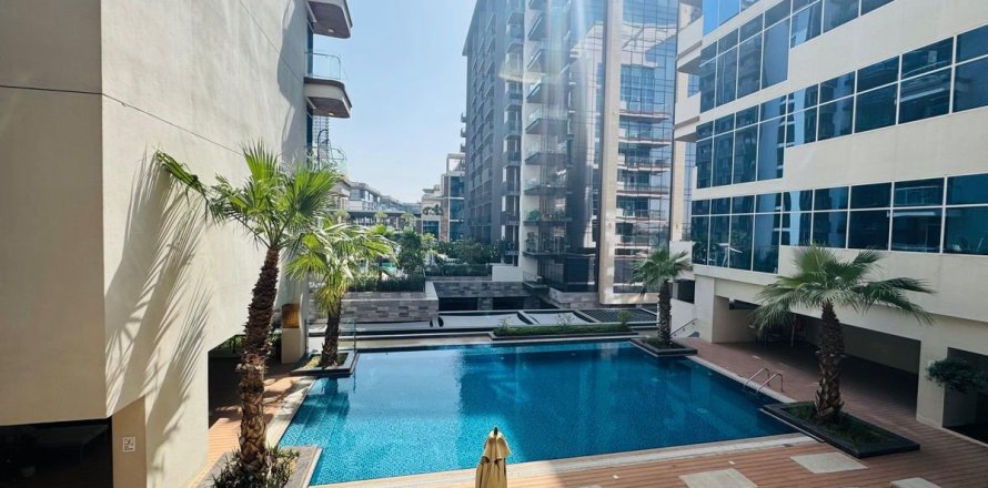 2 bedrooms Apartment in Dubai, UAE No. 163241
