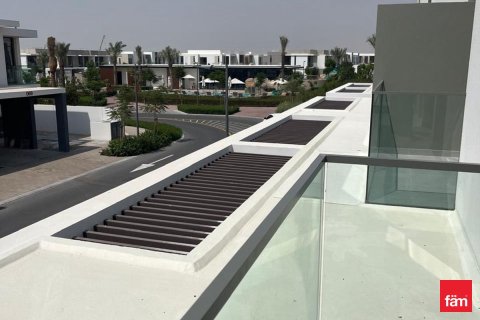 3 bedrooms Villa in Dubai, UAE No. 163242 4