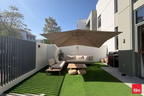 3 bedrooms Villa in Dubai, UAE No. 163242 3