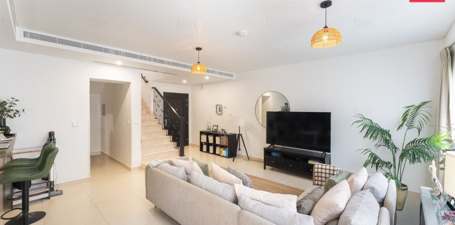 3 bedrooms Townhouse in Dubai, UAE No. 210743