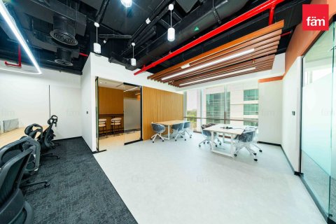 124.8m² Office in Sheikh Zayed Road, UAE No. 210742 4