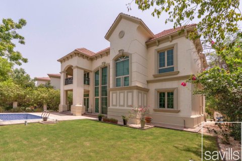 Вилла с 4 спальнями в Jumeirah Islands, ОАЭ №194259