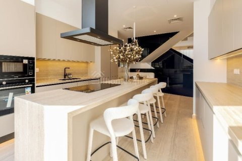 4 bedrooms Villa in Al Barari, UAE No. 152509 16