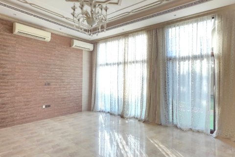 4 bedrooms Villa in Khuzam, UAE No. 183904 6