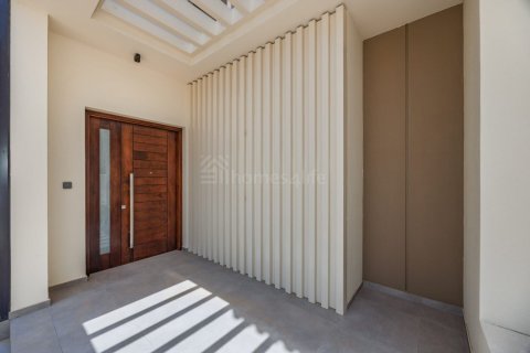 5 bedrooms Villa in Dubai, UAE No. 170743 7