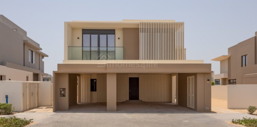 5 bedrooms Villa in Dubai, UAE No. 170743