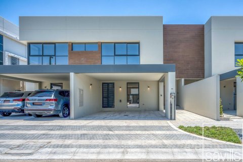 3 bedrooms Townhouse in Dubai Land, UAE No. 201165 13