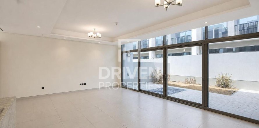 Villa de 5 chambres à Liwan, UAE No. 210013