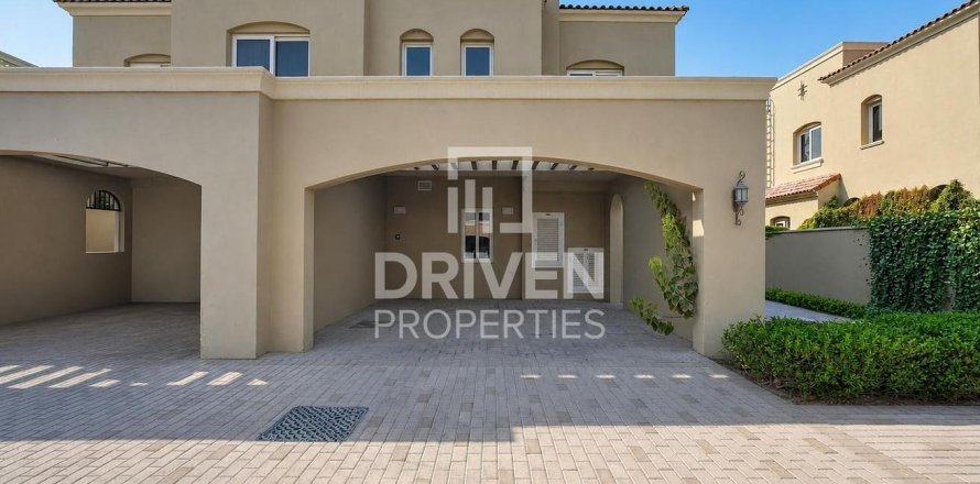 Villa de 3 chambres à Bella Casa, UAE No. 210008