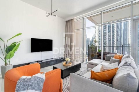 Apartment de 2 dormitorios en BLVD Crescent, UAE No. 190436 2