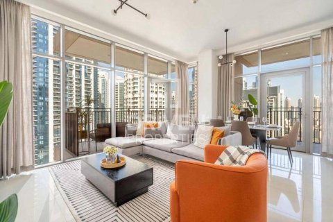 Apartment de 2 dormitorios en BLVD Crescent, UAE No. 190436 3