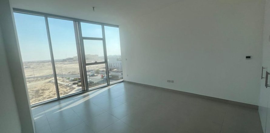 Studio Apartment in Dubai, UAE No. 200370