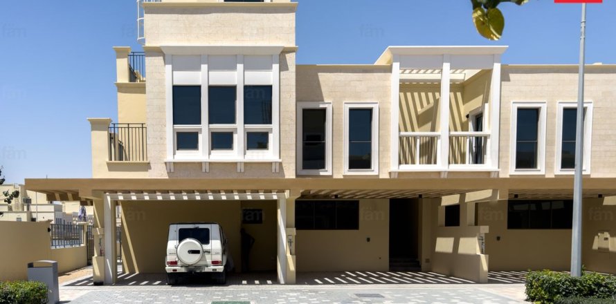 5 bedrooms Townhouse in Dubai, UAE No. 161551