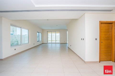 Вилла с 4 спальнями в Дубай, ОАЭ №148584 4