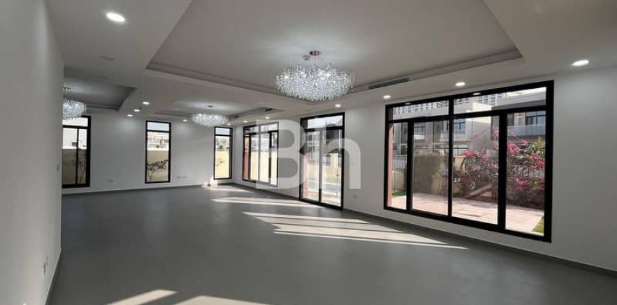 Villa de 5 chambres à Al Furjan, UAE No. 64423