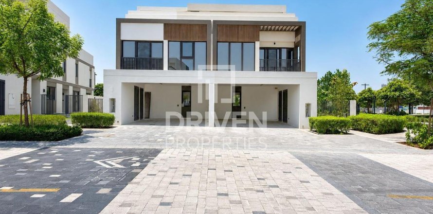 5 bedrooms Villa in Aura, UAE No. 204396