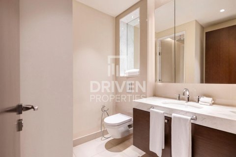 Квартира с 2 спальнями в The Address Residence Fountain Views, ОАЭ №193143 3