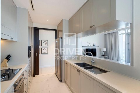 Квартира с 2 спальнями в The Address Residence Fountain Views, ОАЭ №193143 13