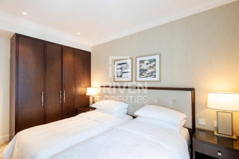 Квартира с 2 спальнями в The Address Residence Fountain Views, ОАЭ №193143 11
