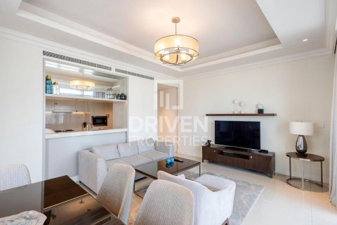 Квартира с 2 спальнями в The Address Residence Fountain Views, ОАЭ №193143 9