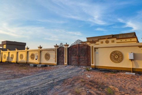 4 bedrooms Villa in Al Riffa, UAE No. 184128 3