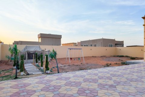 4 bedrooms Villa in Al Riffa, UAE No. 184128 4
