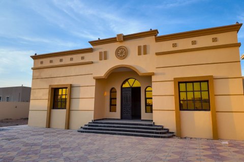 4 bedrooms Villa in Al Riffa, UAE No. 184128 6