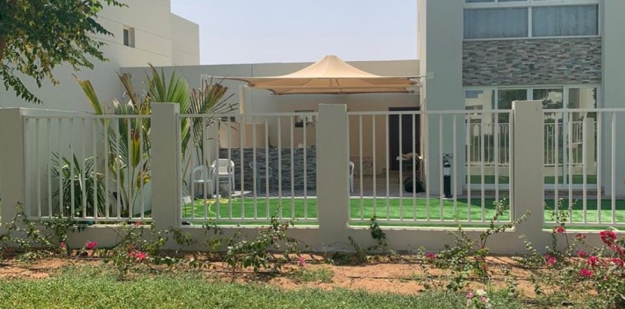 4 bedrooms Townhouse in Ras Al Khaimah, UAE No. 184127