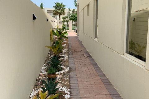 4 bedrooms Townhouse in Ras Al Khaimah, UAE No. 184127 10