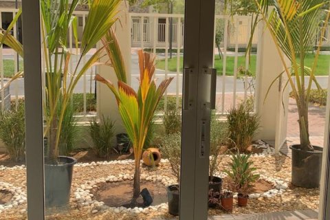 4 bedrooms Townhouse in Ras Al Khaimah, UAE No. 184127 8