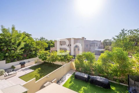 Townhouse de 3 dormitorios  No. 114212 2