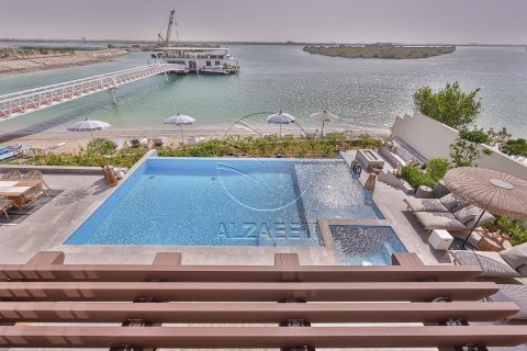 5 bedrooms Villa in Abu Dhabi, UAE No. 91514 4