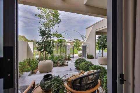 5 bedrooms Villa in Abu Dhabi, UAE No. 91514 17