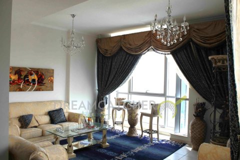 Apartment de 3 dormitorios en Dubai, UAE No. 1055 2