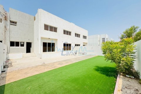 4 غرف نوم فيلا رقم 106732 2