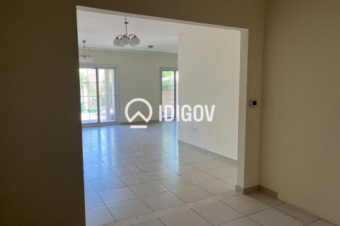 Villa de 3 dormitorios en District 12, UAE No. 184879 24