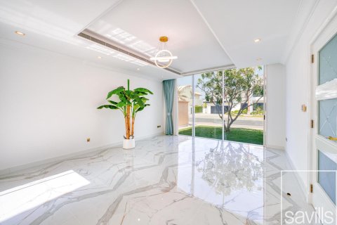 Вилла с 6 спальнями в Garden Homes, ОАЭ №136431 17