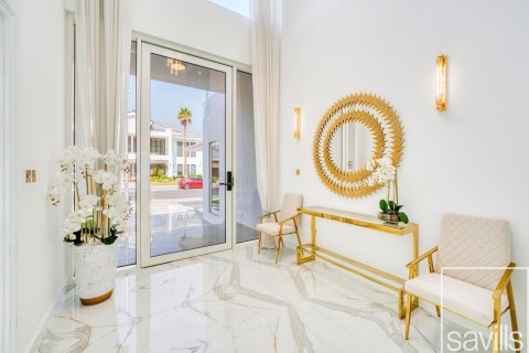 Вилла с 6 спальнями в Garden Homes, ОАЭ №136431 22