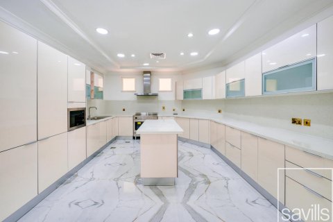 Вилла с 6 спальнями в Garden Homes, ОАЭ №136431 12