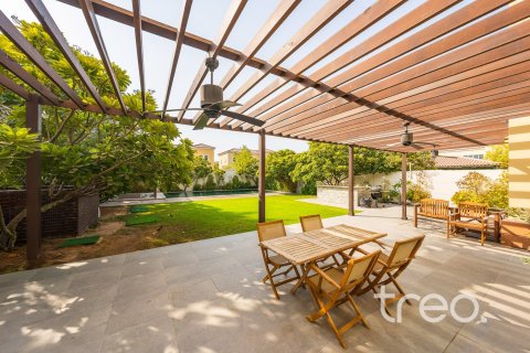 4 bedrooms Villa in Legacy, UAE No. 199150 5