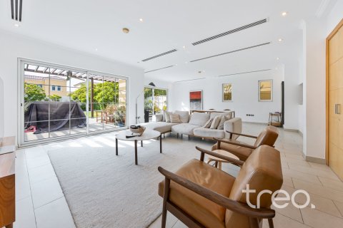 4 bedrooms Villa in Legacy, UAE No. 199150 30