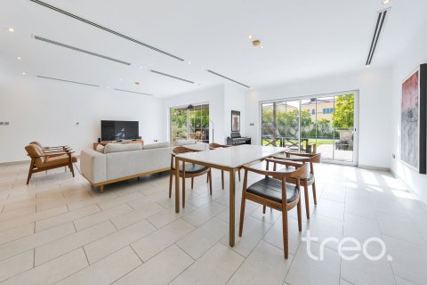 4 bedrooms Villa in Legacy, UAE No. 199150 28