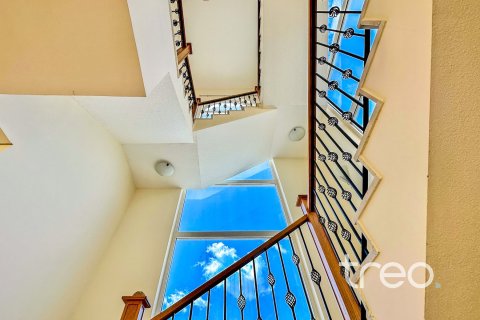 Villa de 4 chambres à Legacy, UAE No. 199153 10