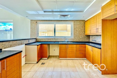 Villa de 4 chambres à Legacy, UAE No. 199153 13